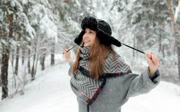 Картинка девушки -+брюнетки +шатенки шапка шарф зима