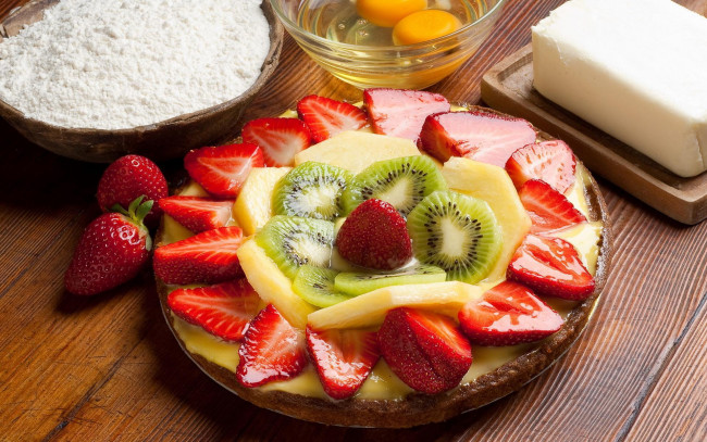 Обои картинки фото еда, пироги, сочный, десерт, анана, киви, клубника