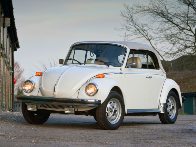 Обои картинки фото volkswagen, beetle, convertible, triple, white, автомобили