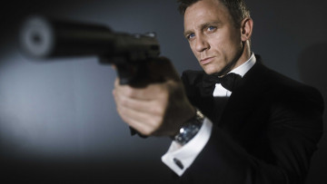 обоя кино, фильмы, 007, skyfall, костюм, пиджак, агент, глушитель, пистолет
