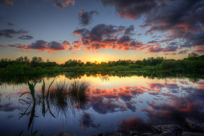 Обои картинки фото природа, восходы, закаты, болото, облака, отражение