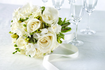Картинка цветы букеты композиции белый фрезии розы
