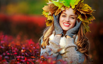 обоя девушки, -unsort , блондинки, осень, девушка, клён, осенние, листья, woman, girl, maple, leaves, fall, autumn