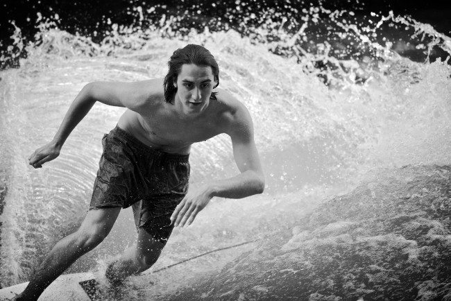Обои картинки фото спорт, серфинг, парень, вода, брызги