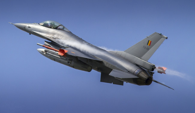 Обои картинки фото lockheed martin f-16a, авиация, боевые самолёты, истребитель
