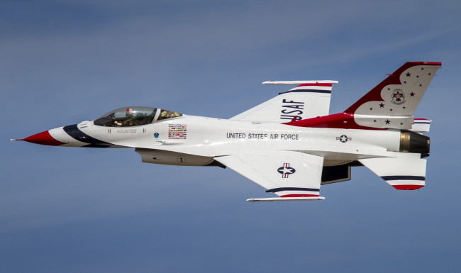 Обои картинки фото lockheed martin f-16cj fighting falcon, авиация, боевые самолёты, истребитель