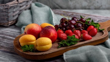 Картинка еда фрукты +ягоды абрикосы нектарины вишни клубника мята