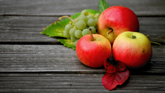Обои картинки фото еда, фрукты,  ягоды, виноград, яблоки
