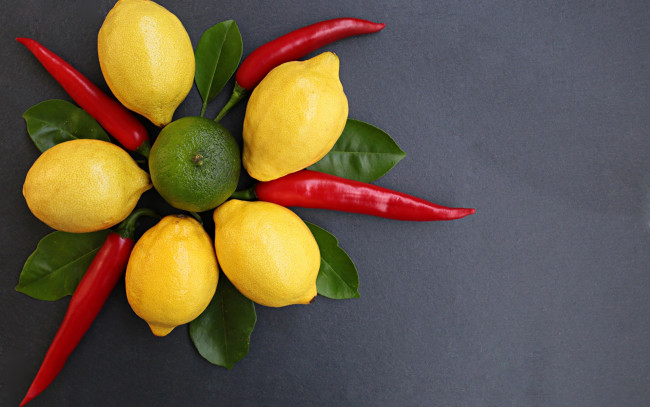 Обои картинки фото еда, фрукты и овощи вместе, лайм, острый, перец, лимоны