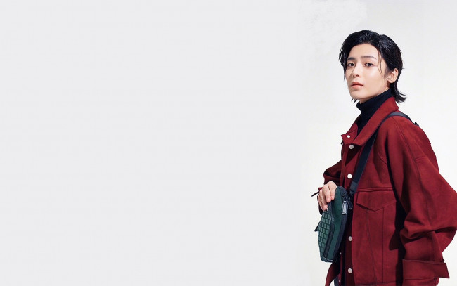 Обои картинки фото мужчины, hou ming hao, актер, куртка, сумка