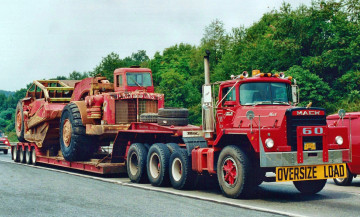 Картинка big mack автомобили перевозка грейдер прицеп грузовик тяжелый