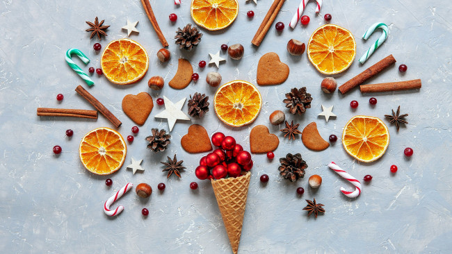 Обои картинки фото праздничные, - разное , новый год, печенье, апельсин, шишки, леденцы