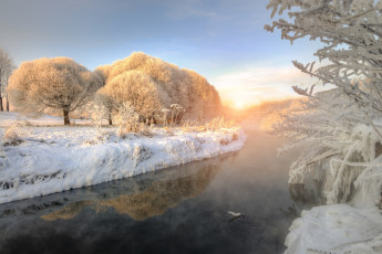 Картинка природа зима снег иней река деревья