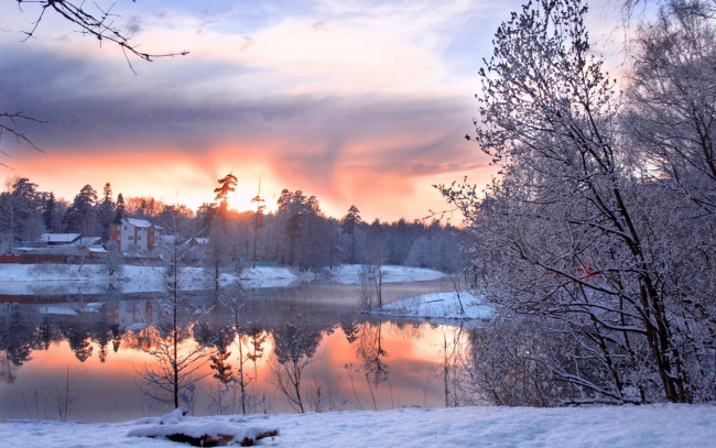 Обои картинки фото природа, реки, озера, деревья, река, снег, зима, дом, закат