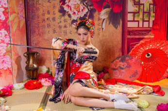 Картинка девушки -unsort+ азиатки японское кимоно катана гейша ножки женщины в помещении декольте носки японский зонт брюнетка смотрит на зрителя татами цветы модель