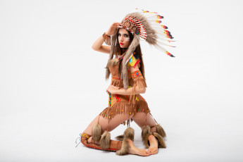 Картинка девушки -unsort+ брюнетки темноволосые перья костюм индейца