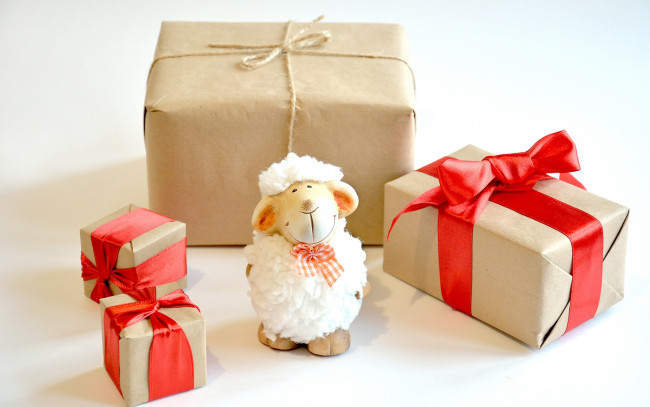 Обои картинки фото праздничные, подарки и коробочки, новый, год, sheep, овечка, new, year, happy, подарки, 2015, украшения