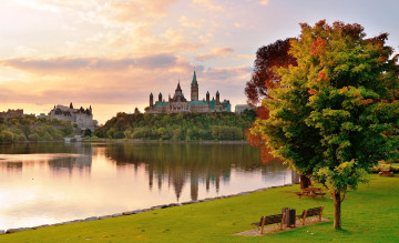 Картинка города оттава+ канада парк деревья осень озеро трава скамейки дворцы