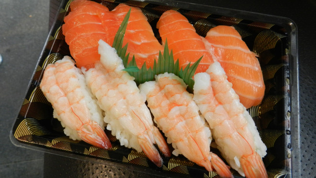 Обои картинки фото еда, рыба,  морепродукты,  суши,  роллы, снедь