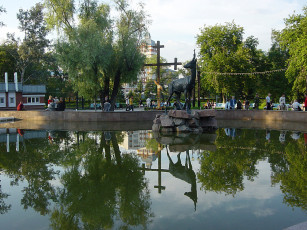 Картинка омск пруд уже несуществующем саду пионеров лето города памятники скульптуры арт объекты