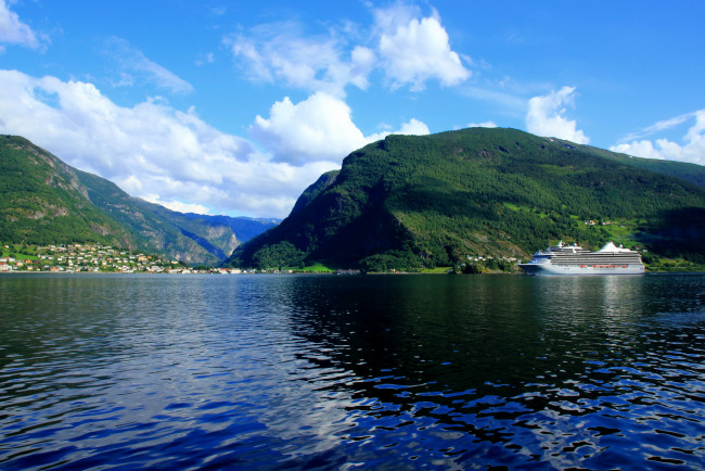 Обои картинки фото sogneford, норвегия, корабли, лайнеры, озеро, горы