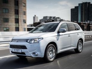 Картинка автомобили mitsubishi outlander phev 2012г