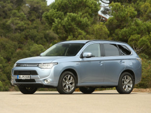 Картинка автомобили mitsubishi phev outlander 2012г