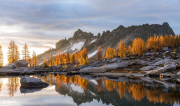 Картинка природа горы осень свет озеро утро