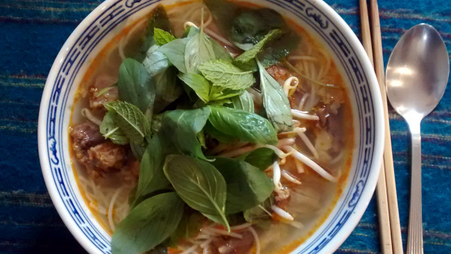 Обои картинки фото еда, первые блюда, вьетнамская, кухня, суп
