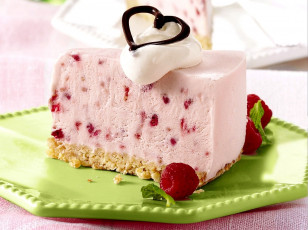 Картинка еда пирожные кексы печенье сердечко малина крем торт
