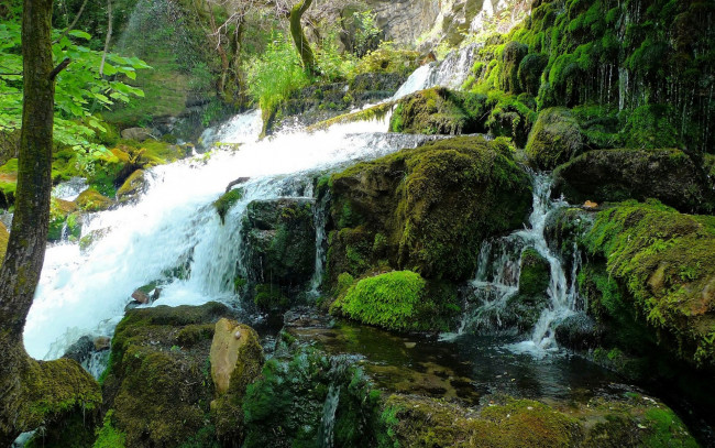 Обои картинки фото природа, водопады, камни, мох, поток