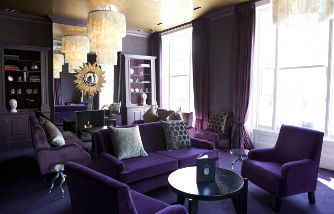 Обои картинки фото интерьер, кафе, рестораны, отели, люстры, кресла, столик, фиолетовый