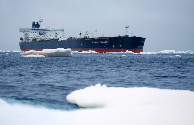 Обои картинки фото корабли, танкеры, vladimir, tikhonov, море, айсберги, льдины