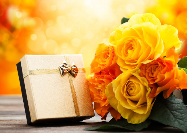 Обои картинки фото цветы, розы, коробочка, подарок, букет