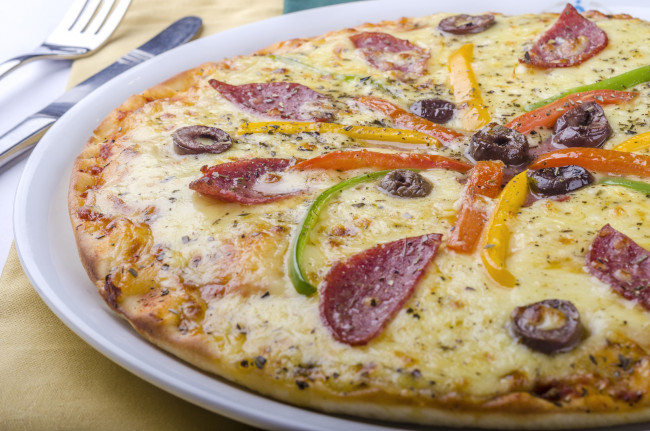 Обои картинки фото еда, пицца, сыр, овощи