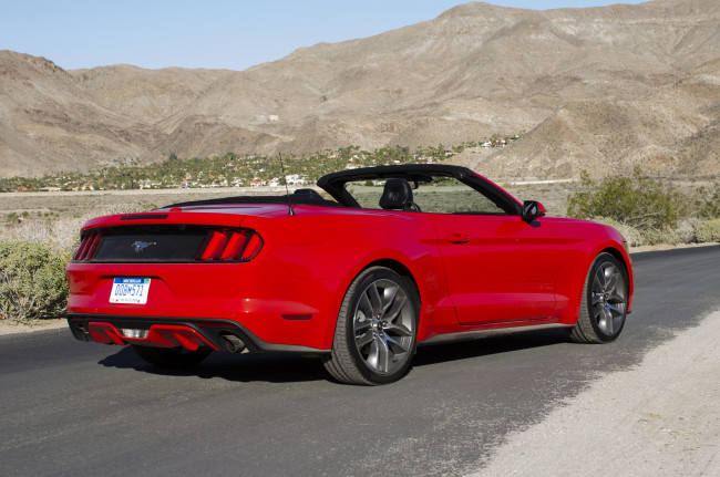 Обои картинки фото автомобили, mustang, красный, 2015г, ford, convertible