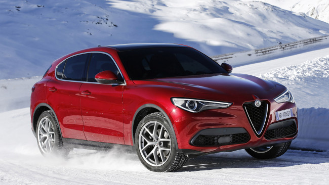 Обои картинки фото alfa romeo stelvio 2018, автомобили, alfa romeo, зима, снег, 2018, stelvio, alfa, romeo