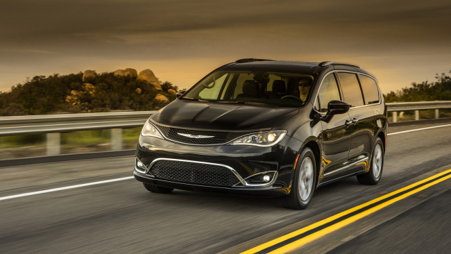 Обои картинки фото chrysler pacifica hybrid 2017, автомобили, chrysler, hybrid, pacifica, 2017