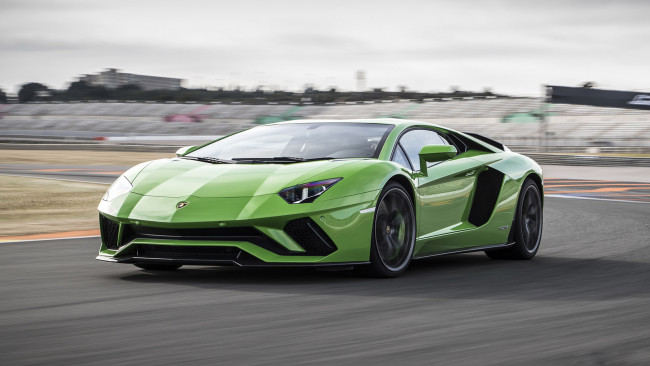 Обои картинки фото lamborghini aventador s 2017, автомобили, lamborghini, aventador, зелёная, 2017, s