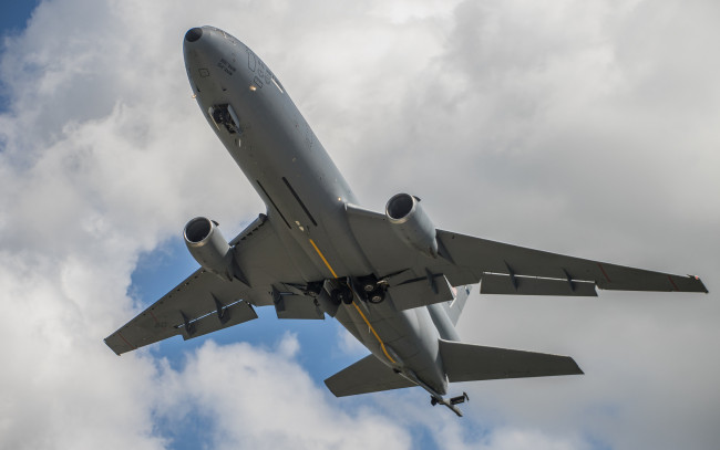 Обои картинки фото авиация, пассажирские самолёты, войсковой, транспорт