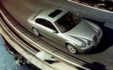 Картинка автомобили jaguar ягуар серебристый дорога трасса шоссе