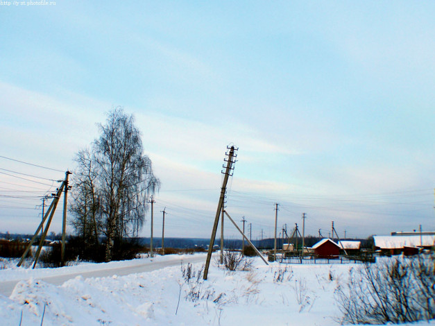 Обои картинки фото нерехта, зима, этюд, со, столбами, города, другое