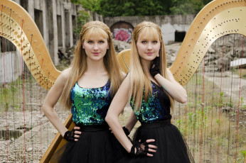 Картинка девушка музыка harp+twins модель