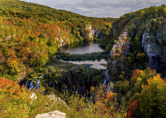Обои картинки фото национальный парк plitvice lakes, природа, реки, озера, пейзаж, осень, растения, хорватия, национальный, парк, плитвицкие