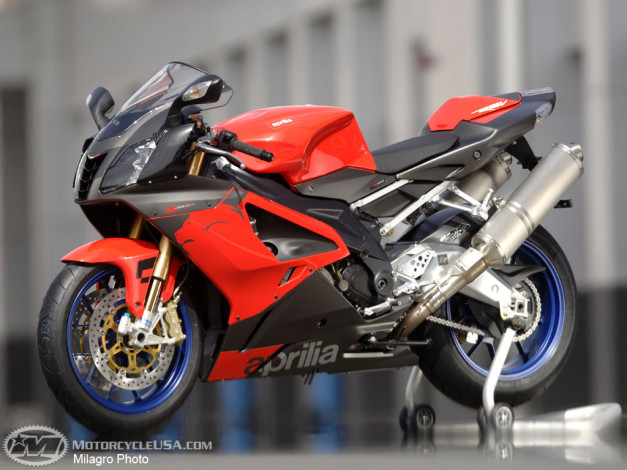 Обои картинки фото мотоциклы, aprilia