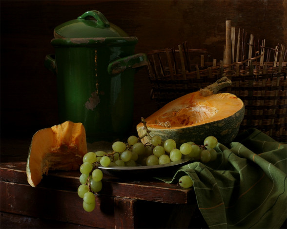 Обои картинки фото ира, быкова, тыква, виноград, еда, натюрморт