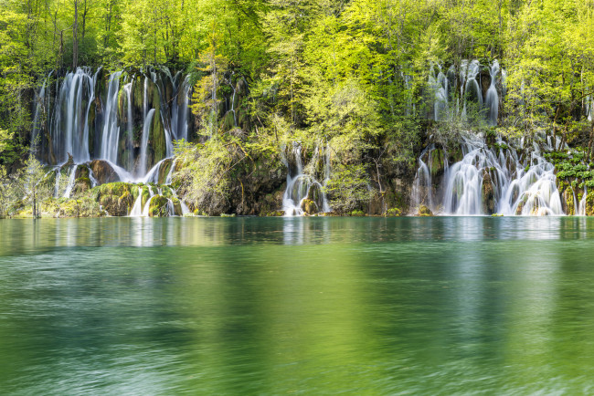 Обои картинки фото природа, водопады, хорватия, лес, озеро