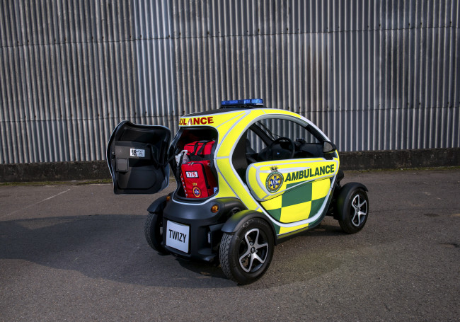 Обои картинки фото автомобили, renault, ambulance, cargo, ze, twizy, 2015г