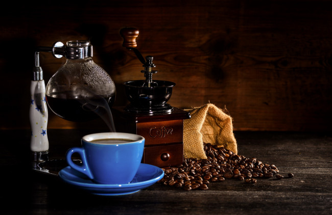 Обои картинки фото еда, кофе,  кофейные зёрна, кофемолка, зерна, чашка, мешок