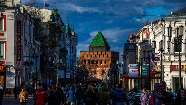 Обои картинки фото города, нижний новгород , россия, люди, нижний, новгород, кремль, улица